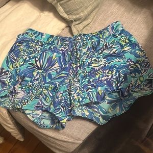 Lilly Pulitzer stretchy shorts